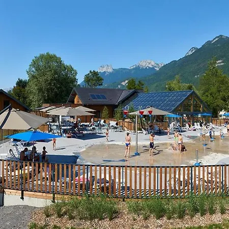 No 7 Annecy *